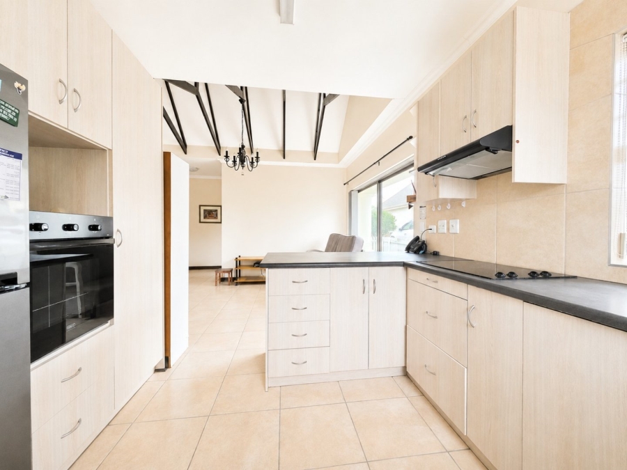 2 Bedroom Property for Sale in Blue Mountain Village Western Cape